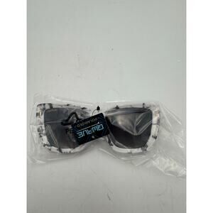 QWAVE Collection Steph Polarized Sunglasses, Snow Leopard / Smoke Gradient